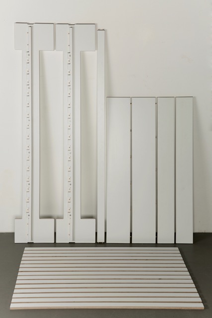 KOO_Die Entwicklung eines Bettes aus Schichtholz und Spanngurt