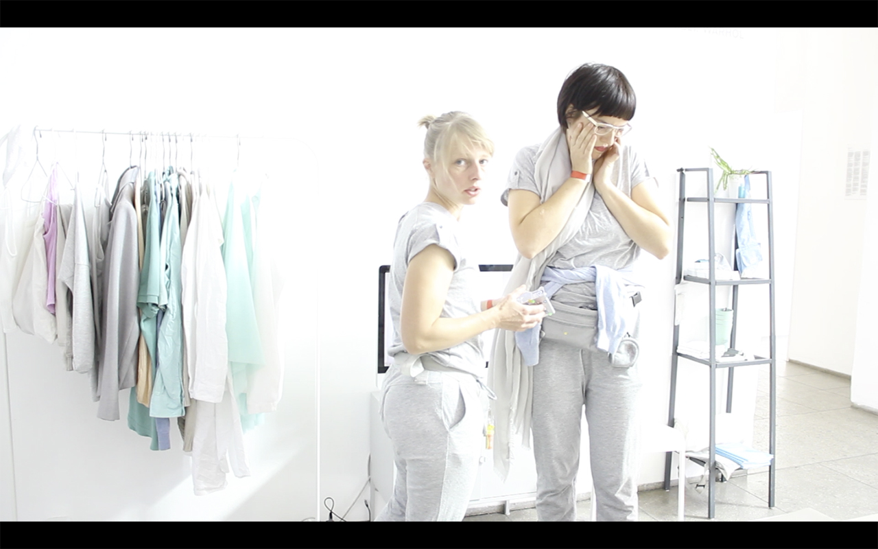 CARE LESS - Programm zur begleiteten Kunstbetrachtung - a program for assisting art experience